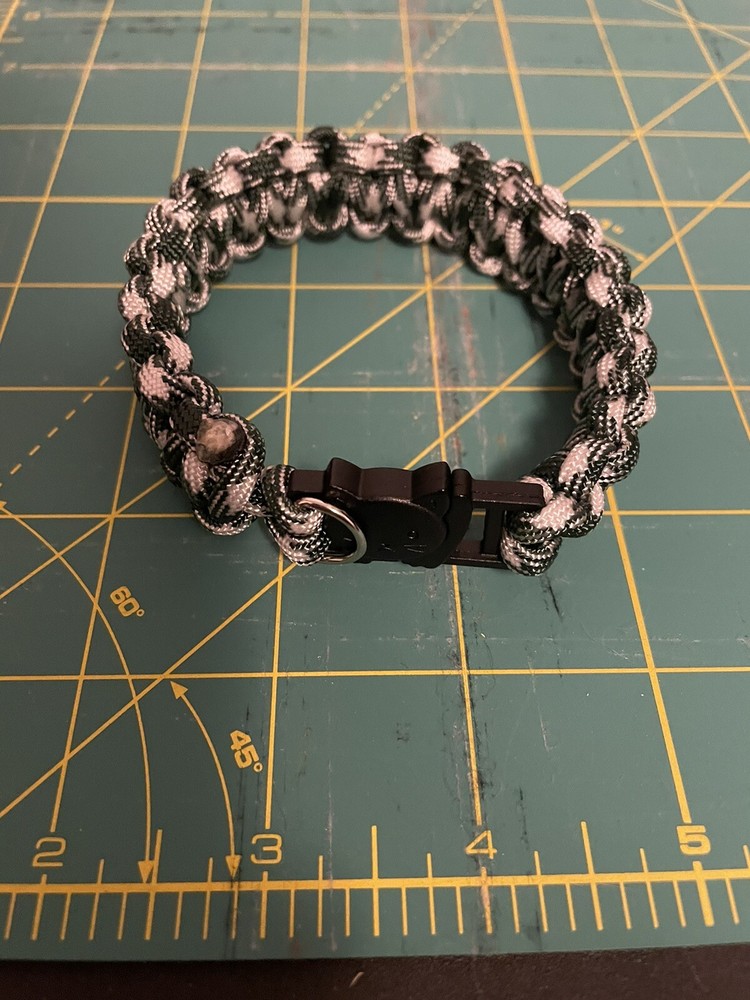 Paracord Kitten Collar Green & White