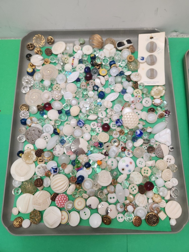 Antique Vintage Glass & Plastic Button Lot 394 Plus
