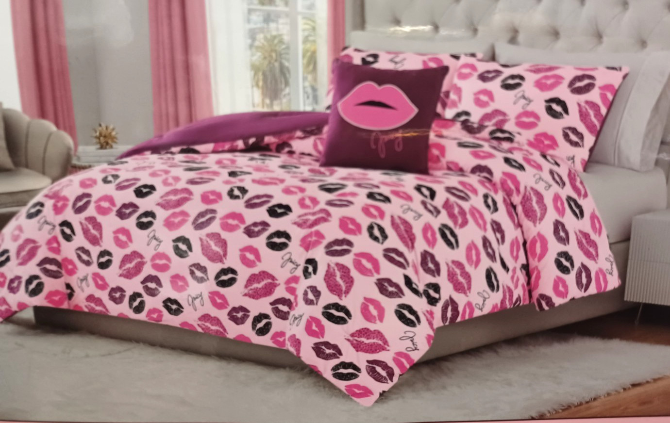 Juicy Couture Kisses,Lips,Logos 4 pc QUEEN Comforter set Pink/Black/Purple