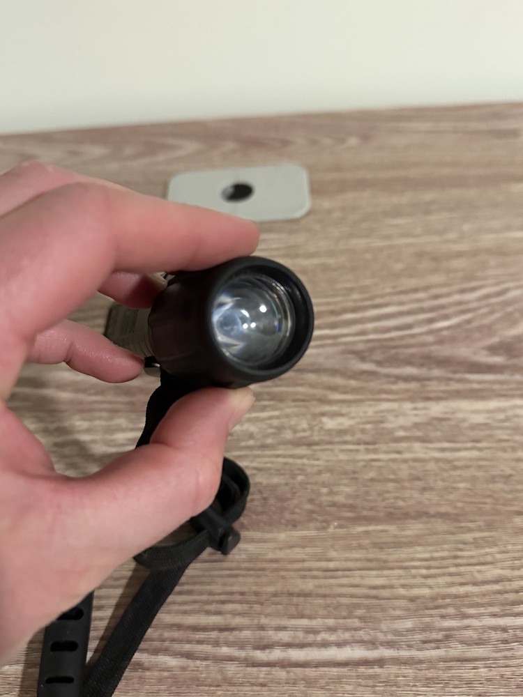 Underwater Kinetics Mini Q40 Compact Black - Tested