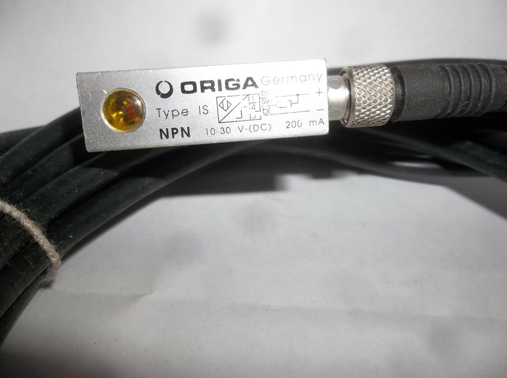 ORIGA TYPE IS PROXIMITY SENSOR SWITCH With PVC3X025