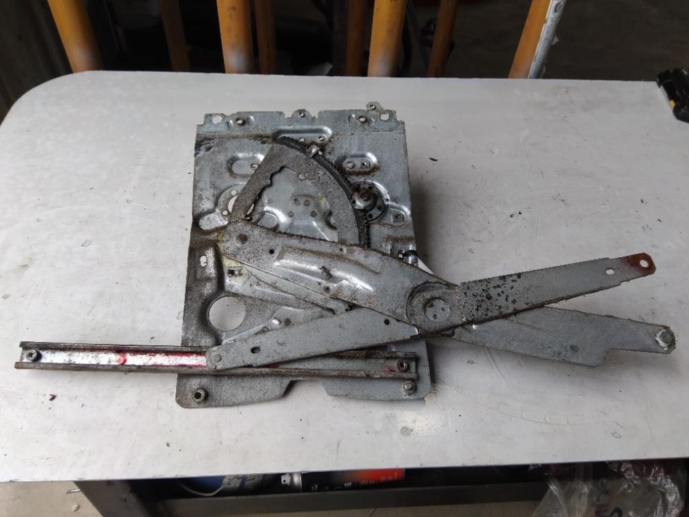 For 2000 VOLVO VNL WINDOW REGULATOR Left , MN