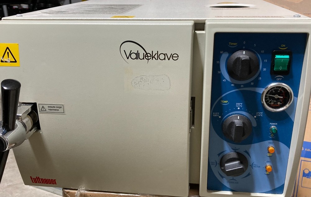 Tuttnauer Autoclave
