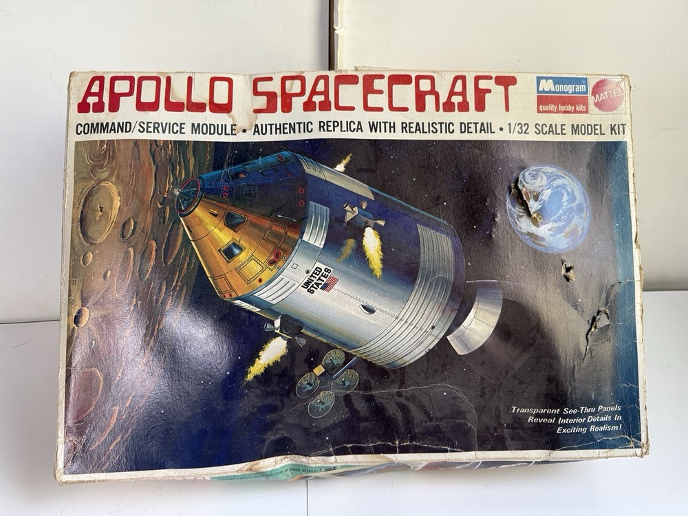 Monogram Apollo Spacecraft 1/32 Model Kit 1970 Release