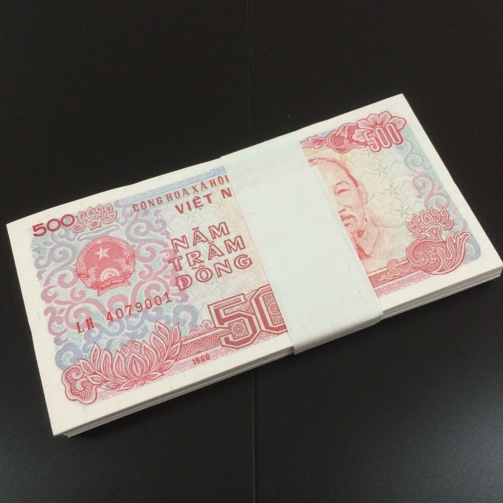 Banknote Bundle. Vietnam. 100 X 500 Dong. Uncirculated. 100 Pcs.