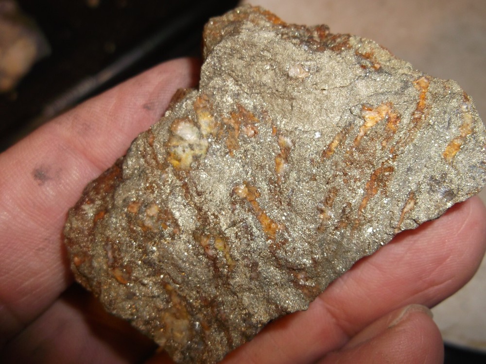 Gold, silver, copper, 81 grams samples ,ore high grade .