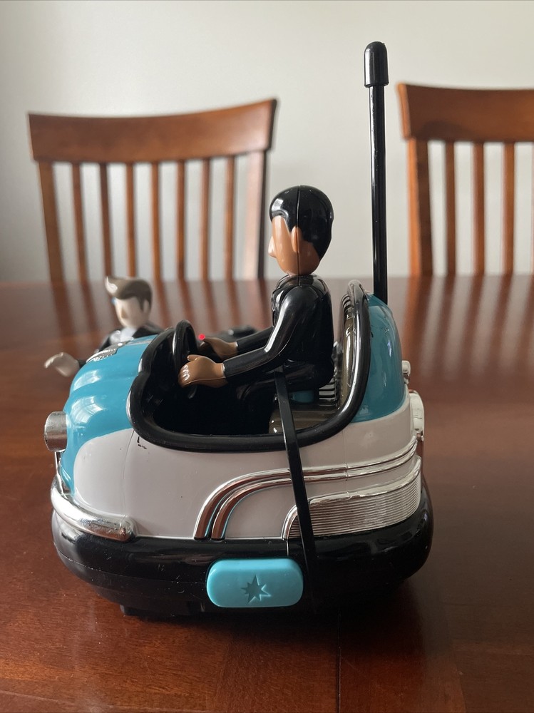 FAO Schwarz Remote Controlled Bumper Car RC Blue single controller & Red Driver