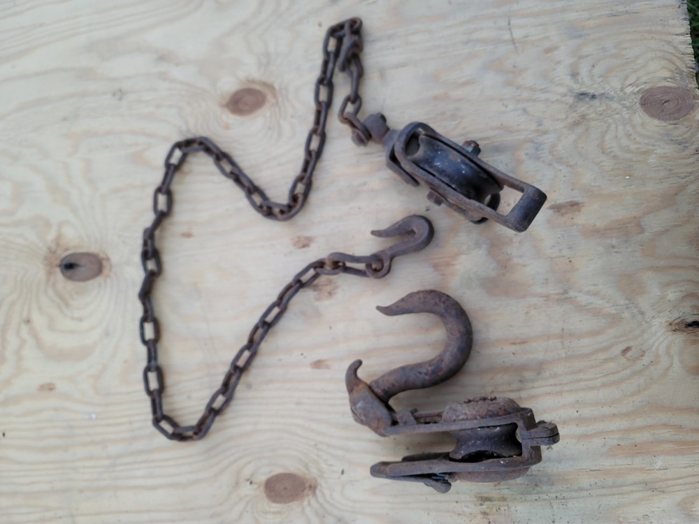 Heavy Duty Pulley And Chain System, Large Hook Opens To Make Loading Easy