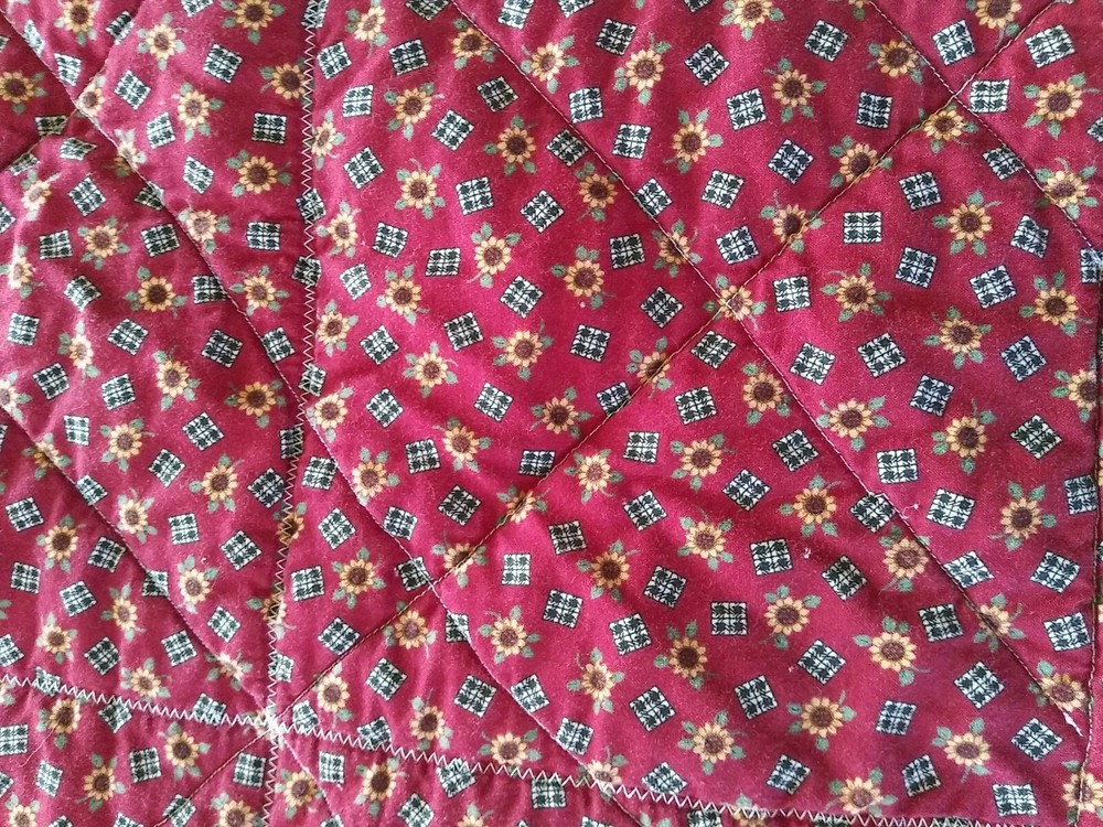 2001 Teapots & Melon Hearts Print Patchwork Quilted Wall Hanging 35"x 35"