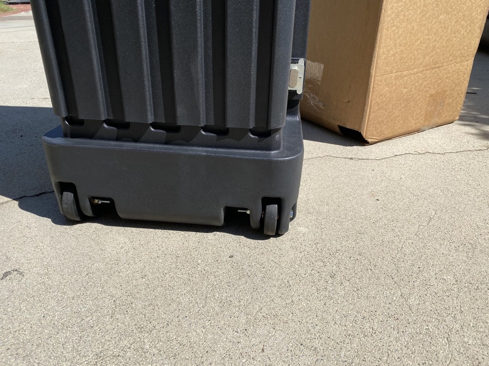 OCE-2 Hard Shell Adjustable Shipping Container