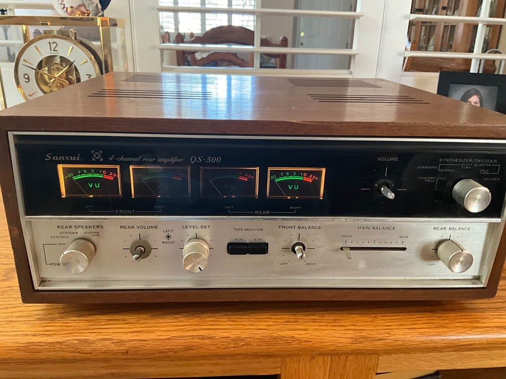 SANSUI 4 CHANNEL REAR AMPLIFIER 230 WATTS MODEL QS-500 FUNCTIONAL NEEDS 3 KNOBS