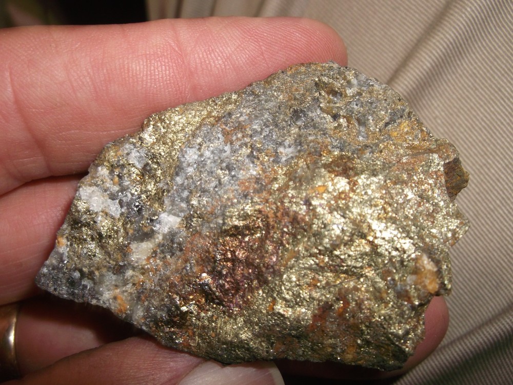 Gold, silver, copper, 84 grams samples ,ore high grade .