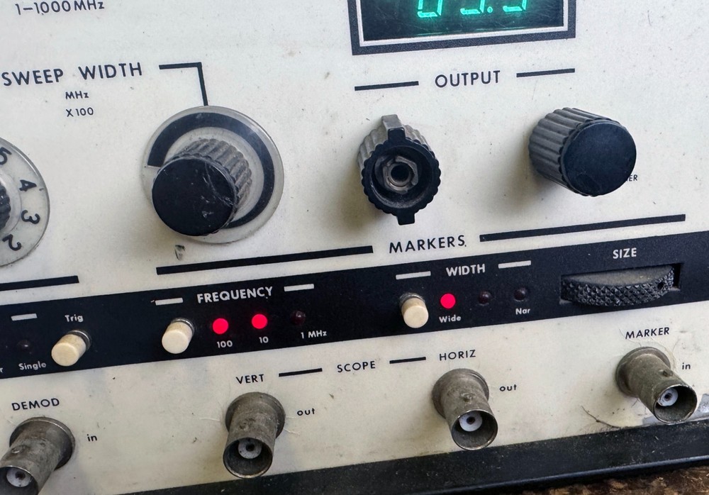 Wavetek 1080 Sweep Generator w/ 1076 Module System Tested Output