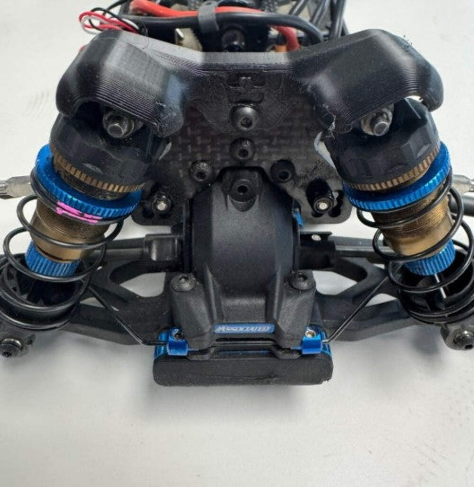 RCONE FRONT SHOCK TOWER COVER B84