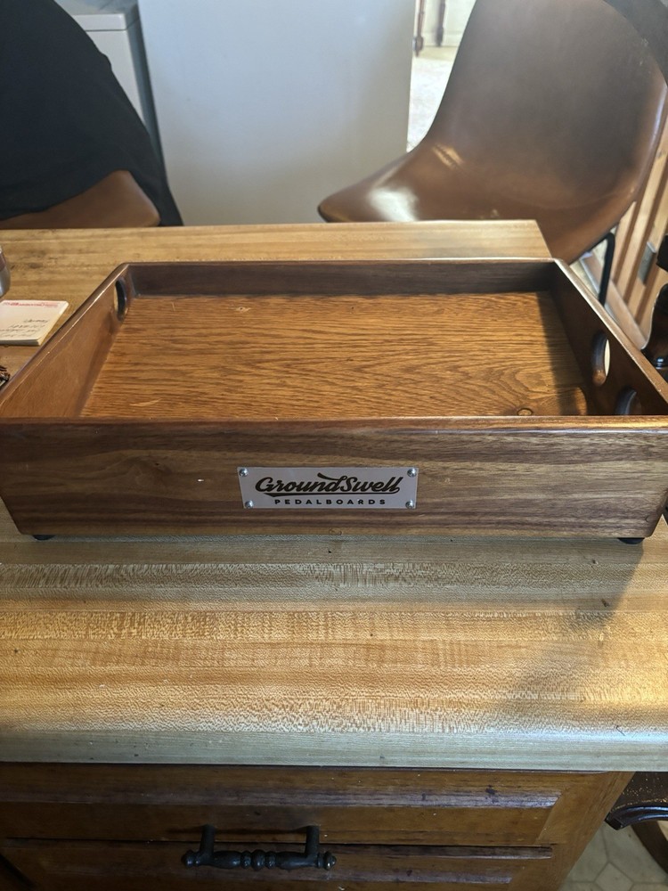 Ground Swell Oak Pedalboard