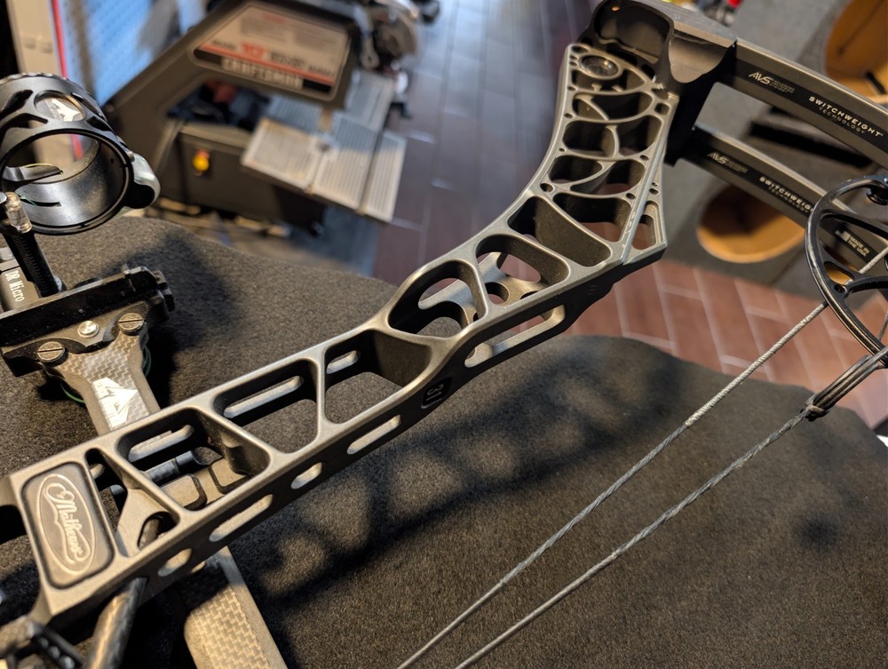 Mathews V3 31 Compound Bow W/Black Mountain Sight & Carbon Stabilizer
