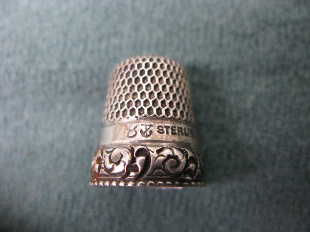 Marked Sterling Silver Size 8 Seven Panel  Decorated Thimble W  Anchor Hallmark