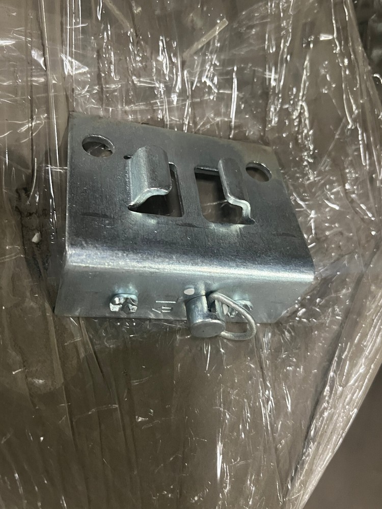 flue keeper for pallet rack 42" deep