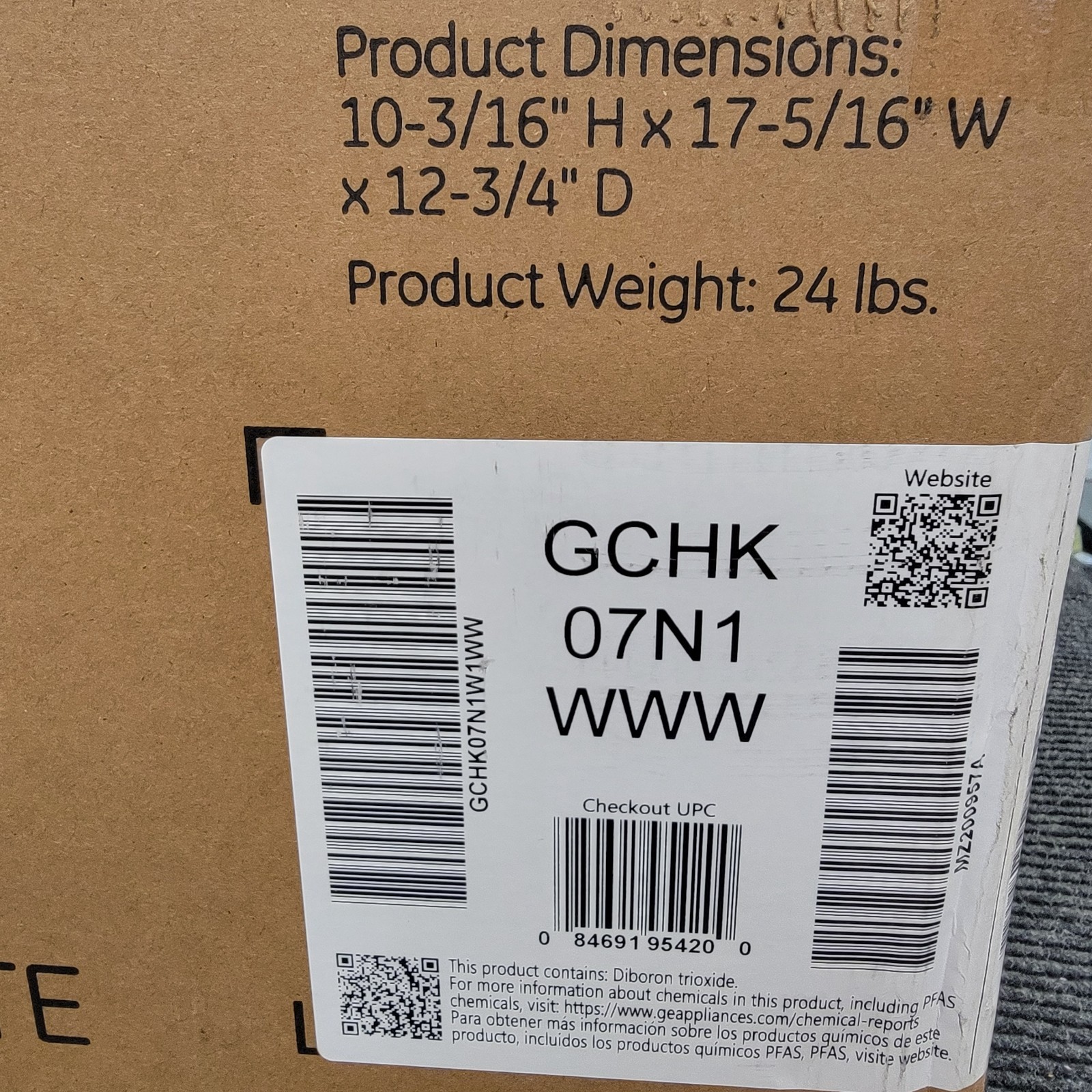 GE 0.7 Cu. Ft. Spacemaker Countertop Microwave Oven | White | GCHK07N1WWW