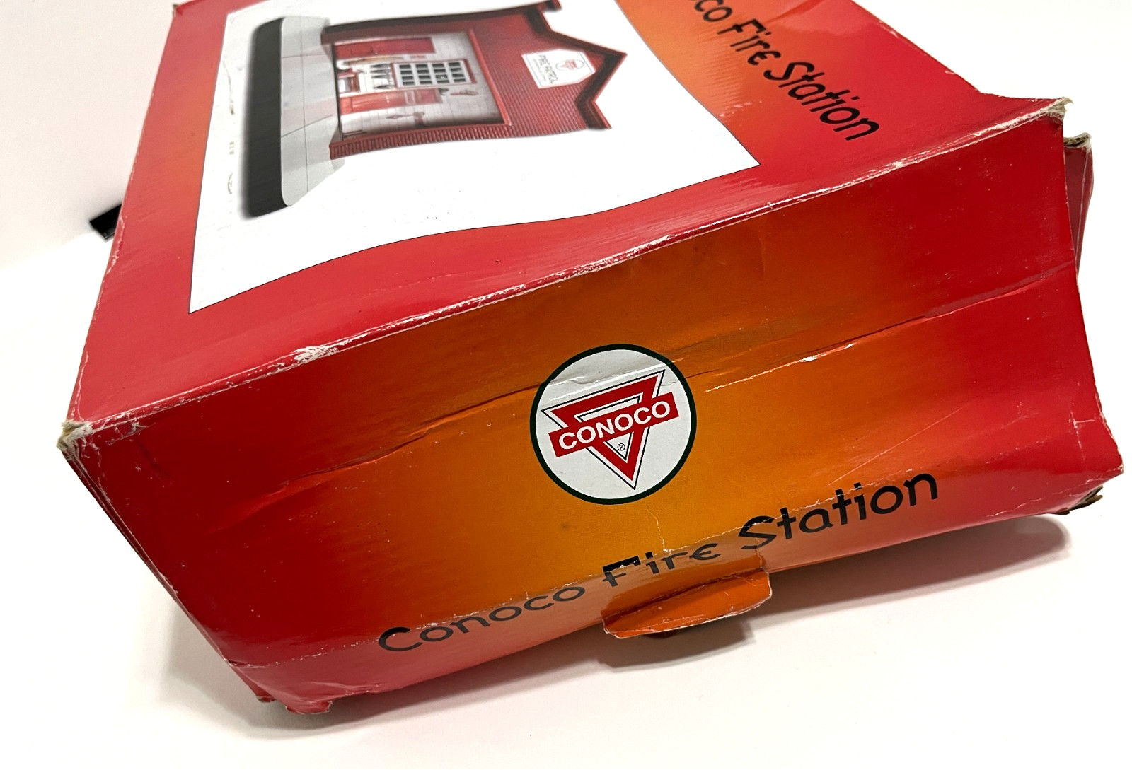 CONOCO Fire Station Patrol Model Crown Vintage Building Premium 2001 Diorama