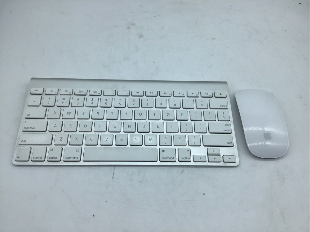 Apple A1314/A1296 OEM  Bluetooth Keyboard & Mouse Bundle Power Tested Read