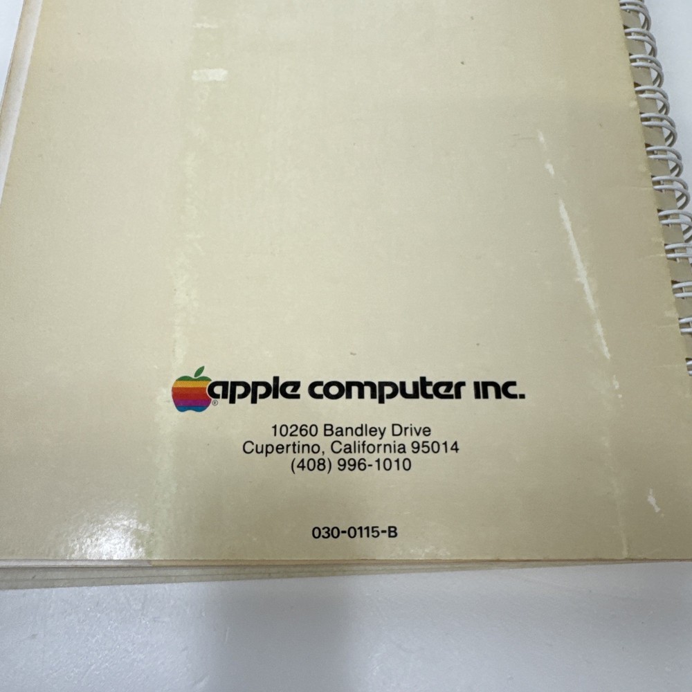 Apple II The DOS Manual Disk Operating System 1981 Printing 030-0115-B