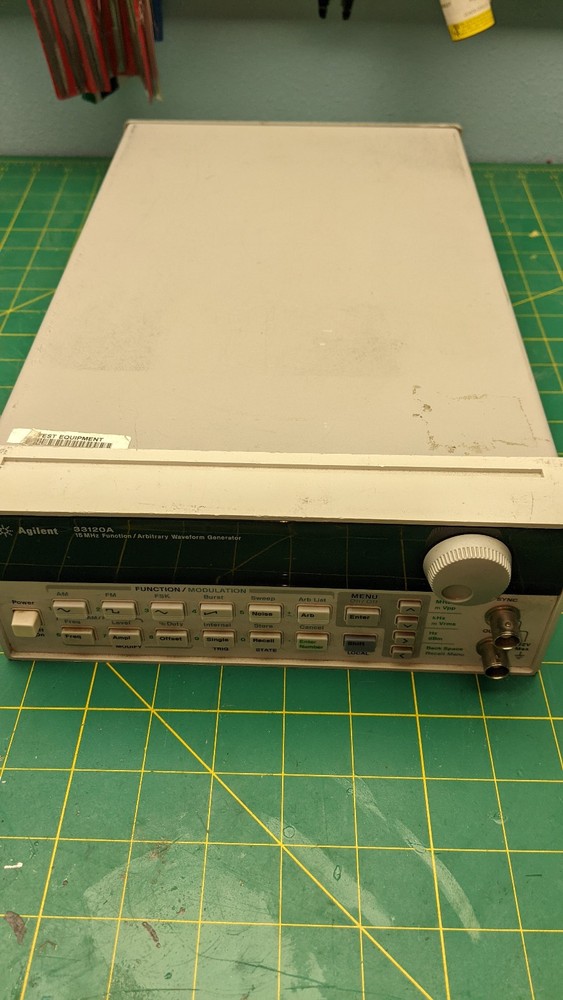HP / Agilent 33120A 15 MHz Function / Arbitrary Waveform Generator TESTED