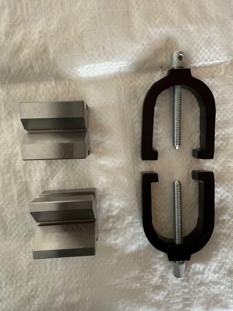 VME VB-1 Block Clamp pairs