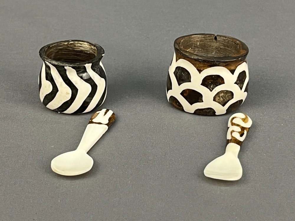 2 African Batik Bone 1 1/2" Open Salt Cellars w/ Spoons: EUC
