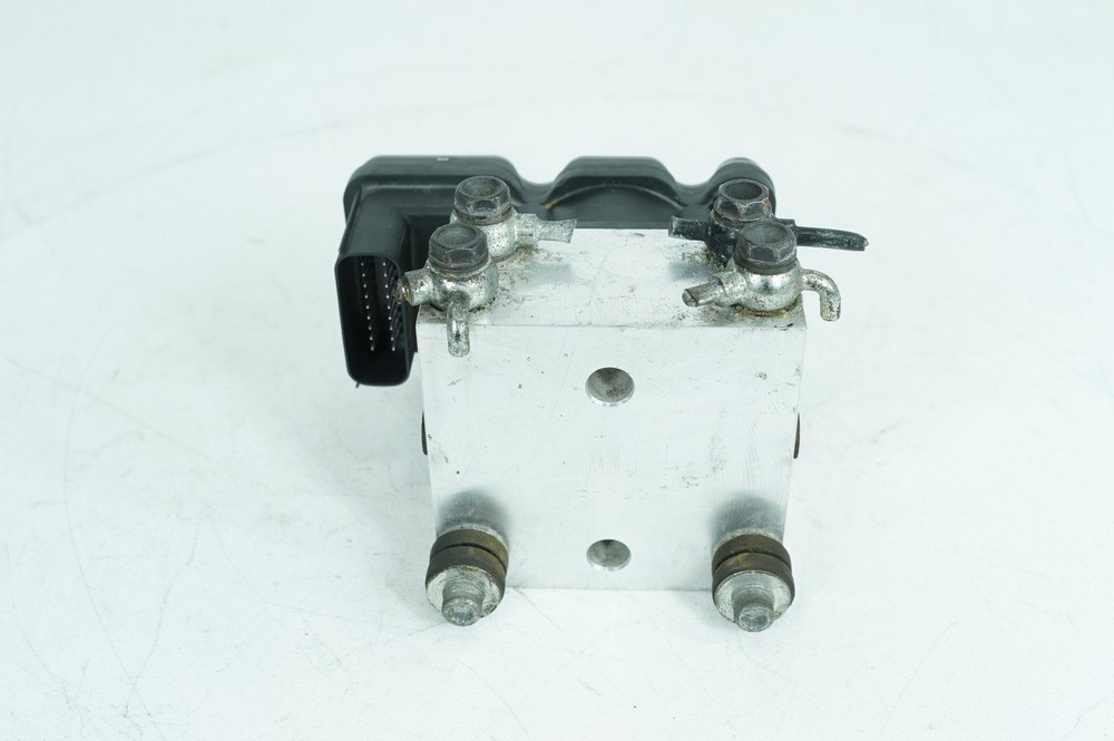 10 Harley Touring FLHTC Electra Glide Classic OEM ABS Brake Pump Control Module