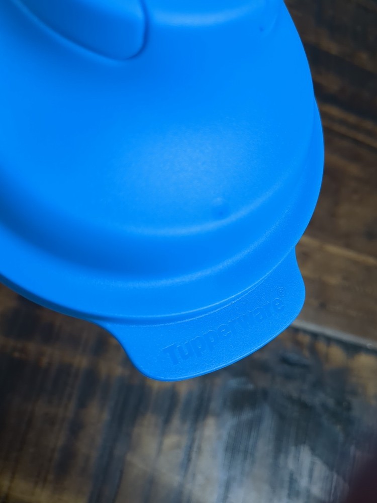 Tupperware 15 Oz. Shaker