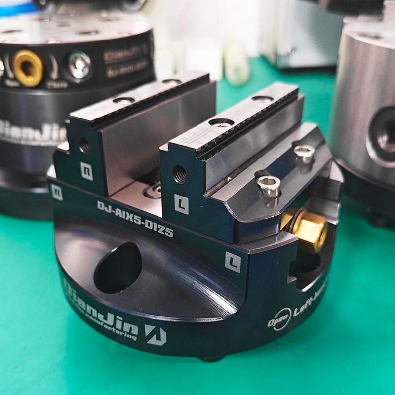 Four/five-axis quick-change fixture zero-point disc type integral concentricVise