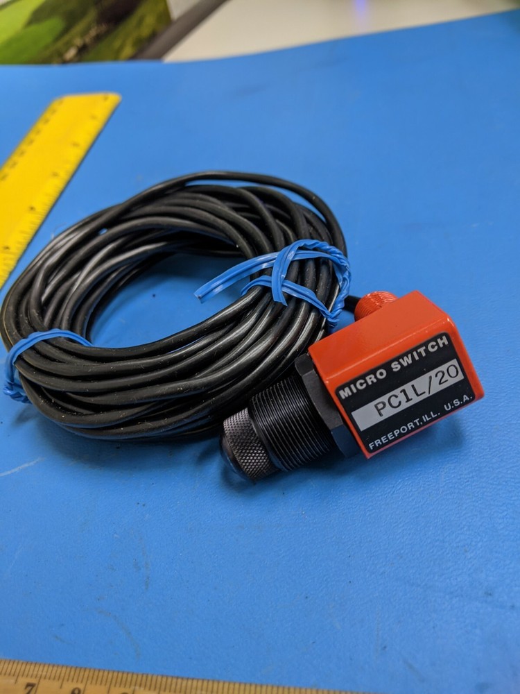 INDICATOR LIGHT  MICRO SWITCH / HONEYWELL PC-1L-20  ( ONE )