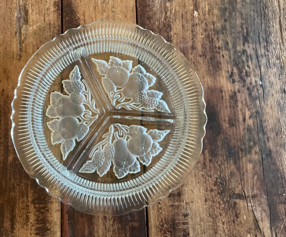SMALL THREE SECTION ROUND DISH WITH OPAQUE FRUIT PATTERN