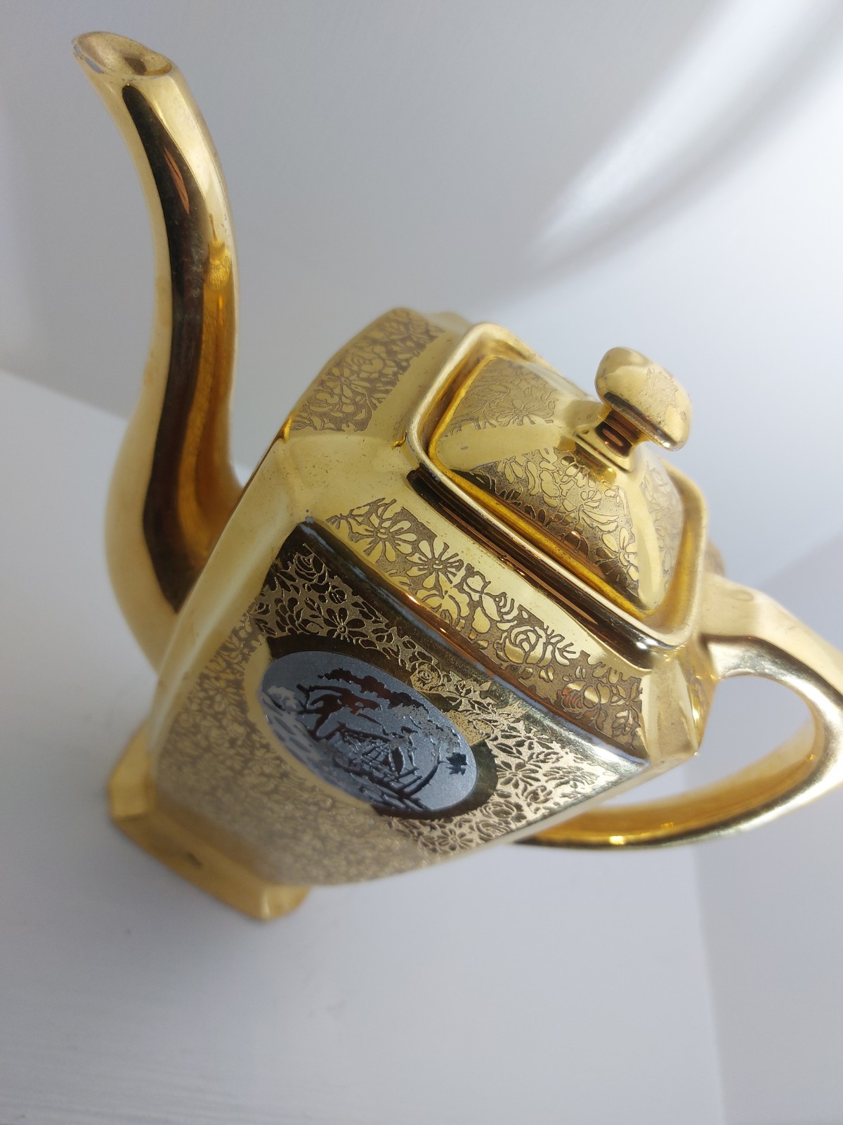 1920s Coffee Pot 24 Carat Gold & Platinum Arzberg Bavarla Germany