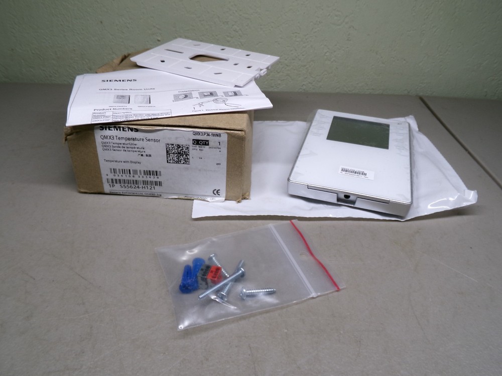 SIEMENS QMX3.P34-1WNB TEMPERATURE SENSOR WITH DISPLAY