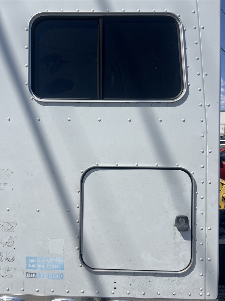 Peterbild 389 2020 Canvin Sleeper.