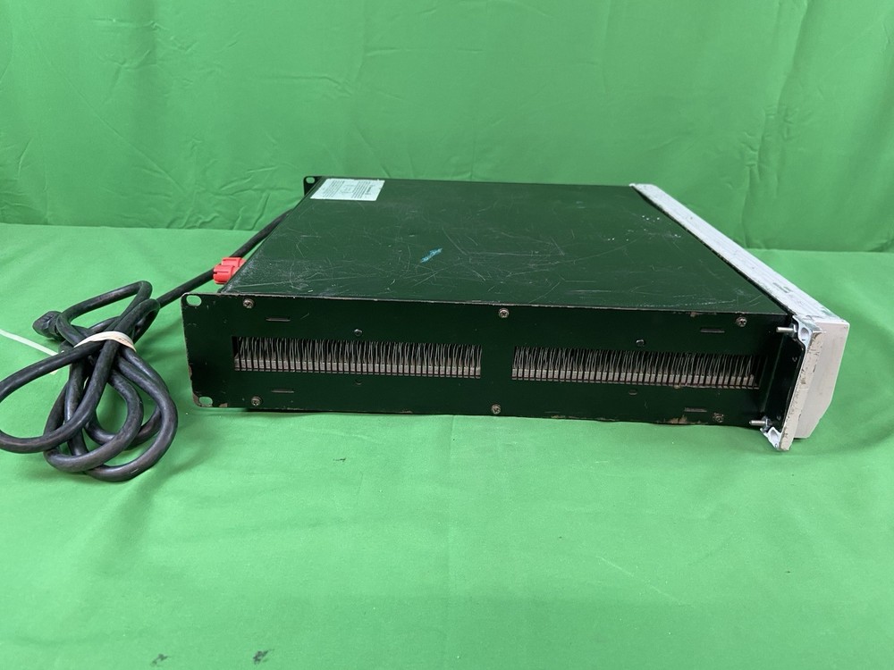 CROWN MACRO-TECH 600, 2 CHANNEL POWER AMPLIFIER