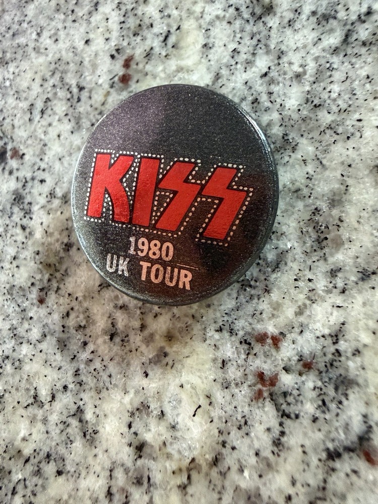 KISS 1980 UK TOUR BUTTON BADGE UK GENE PAUL ACE PETER AUCOIN VINTAGE MEGA RARE