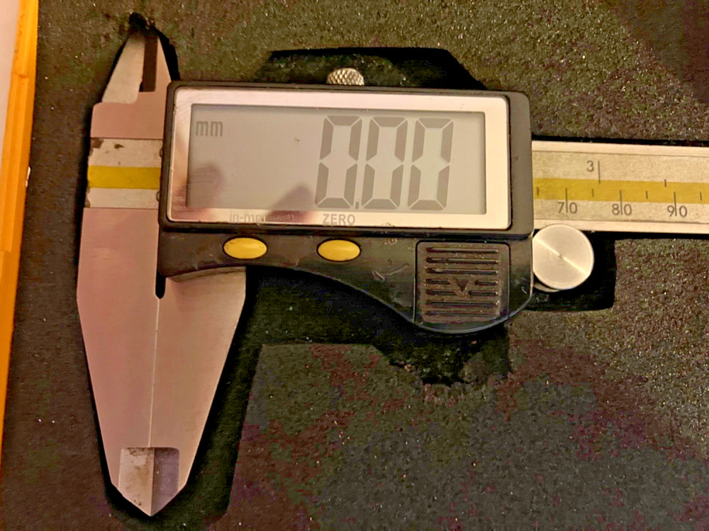 Gently used (8") Digital Asimeto Brand Calipher. See notes below!!