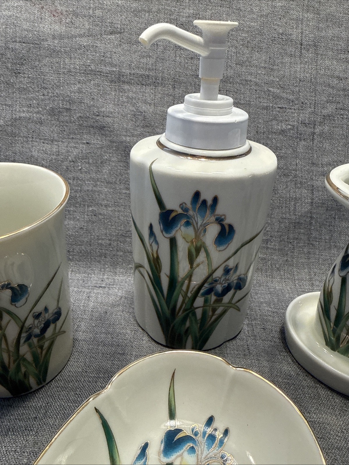 Shibata Porcelain Set Blue Iris Cup Toothbrush Soap Pump Dish EUC