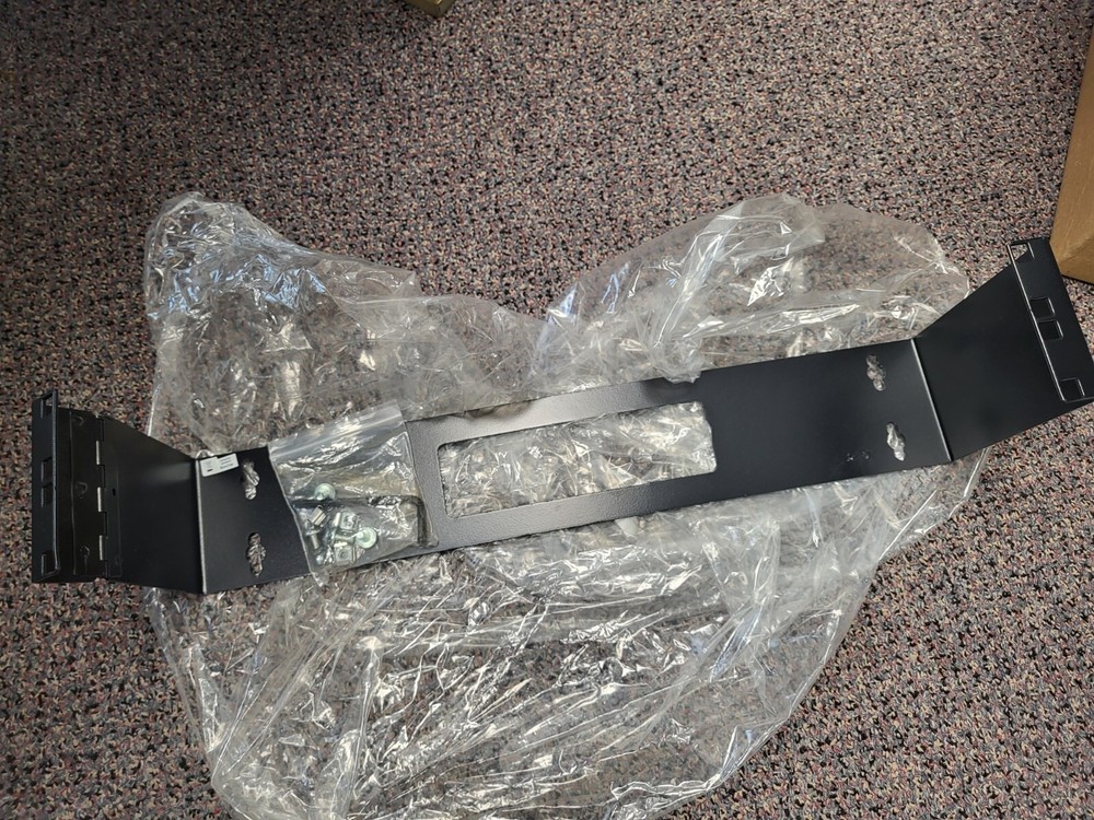 STARTECH WALLMOUNTH2 2U HINGED WALL MOUNT BRACKET FOR PATCH PANELS