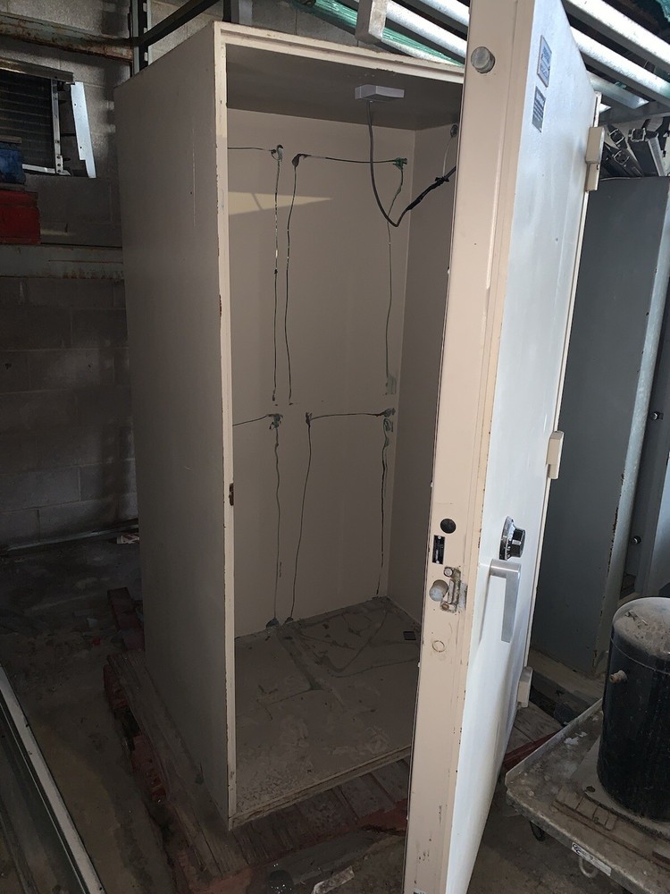 Diebold Cashguard safe.