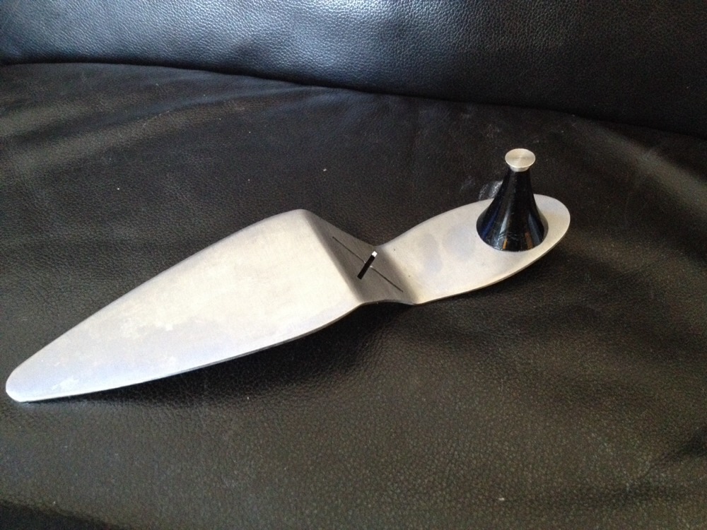 Cake Server Shapped . Sassy!