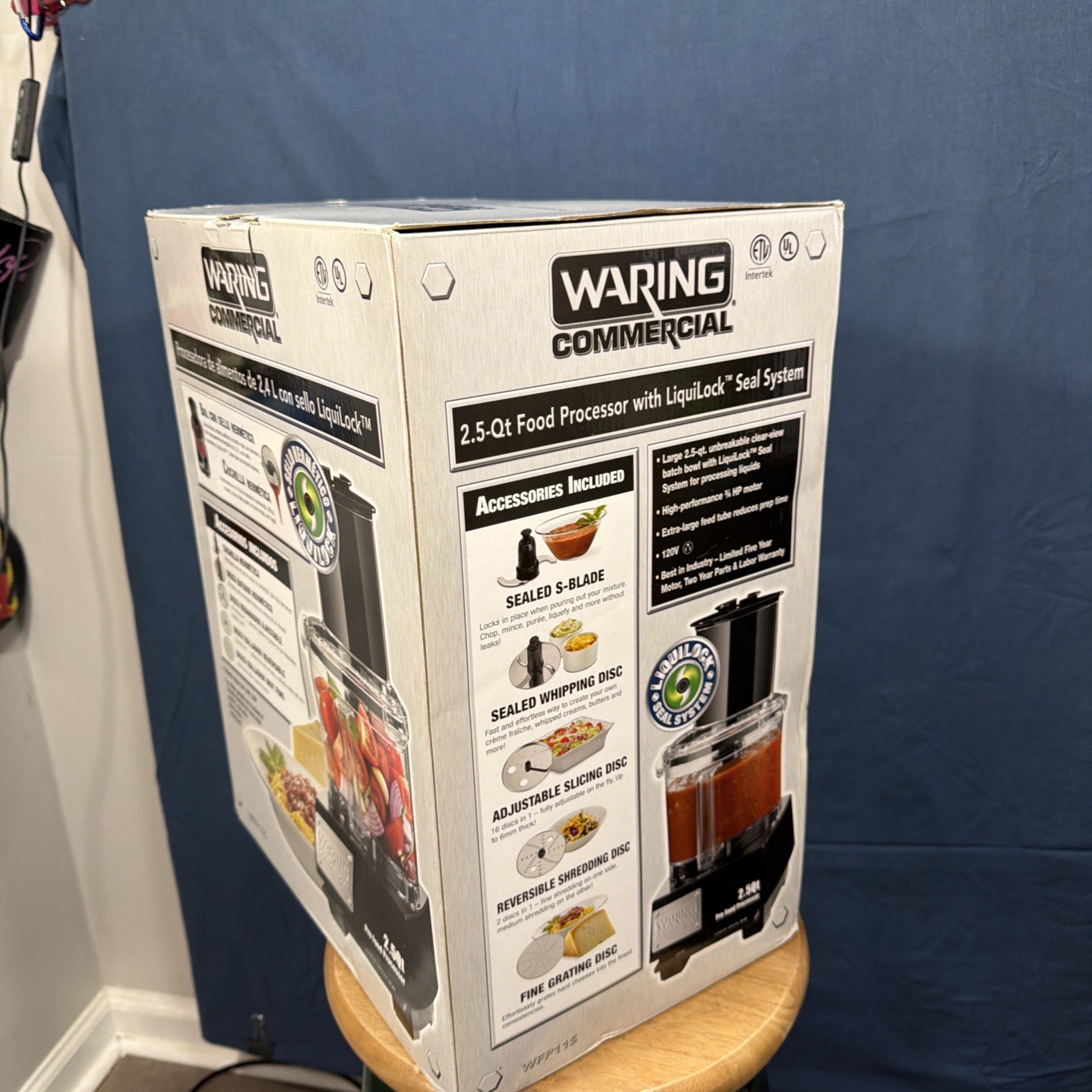 Waring WFP11S 2 1/2 qt 3/4 HP Continuous Feed Food Processor