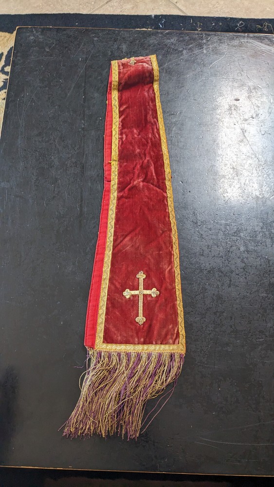 Antique Red Maniple