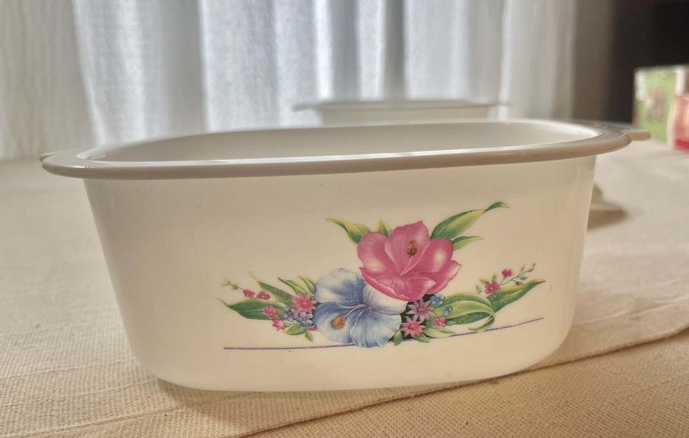 Square Serving Bowls With Lids- Lotus Pattern.