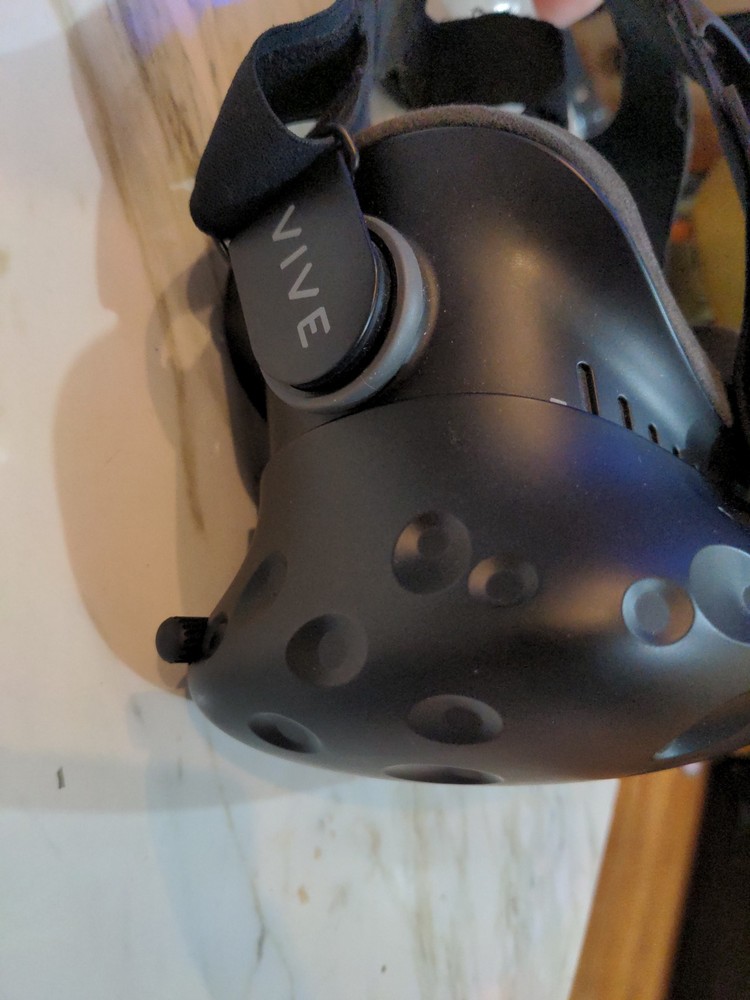 HTC Vive VR Headset Virtual Reality System Head Mounted Display HMD Black PC Gam