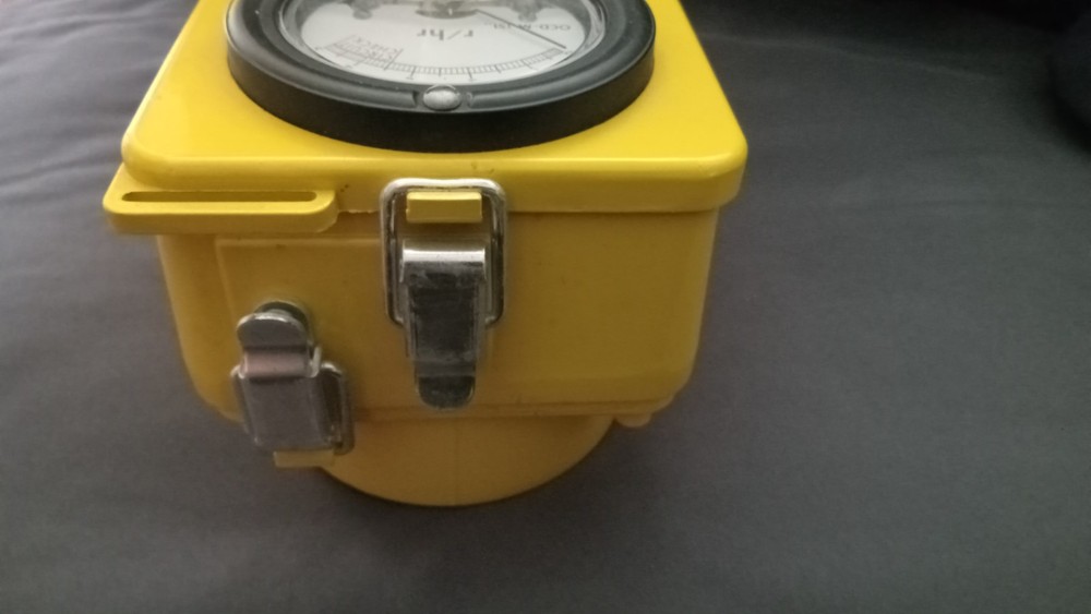 Victoreen CDV-717 Model 1 Radiological Survey Meter