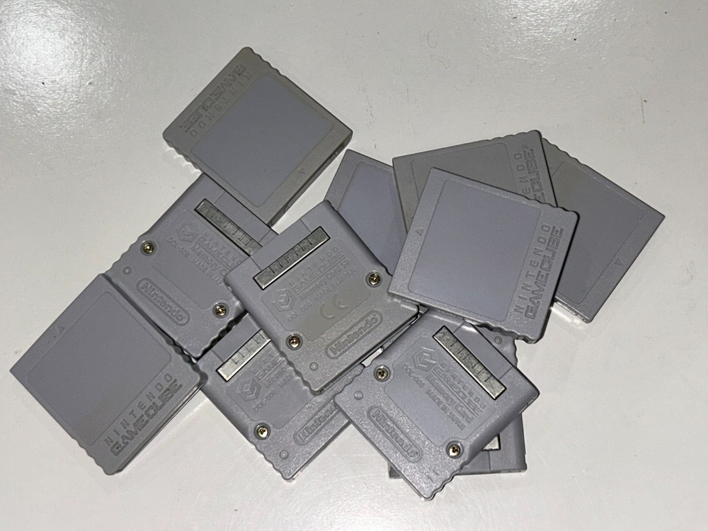 Official GRAY Nintendo GameCube Memory Card OEM DOL-008 Authentic Clean!